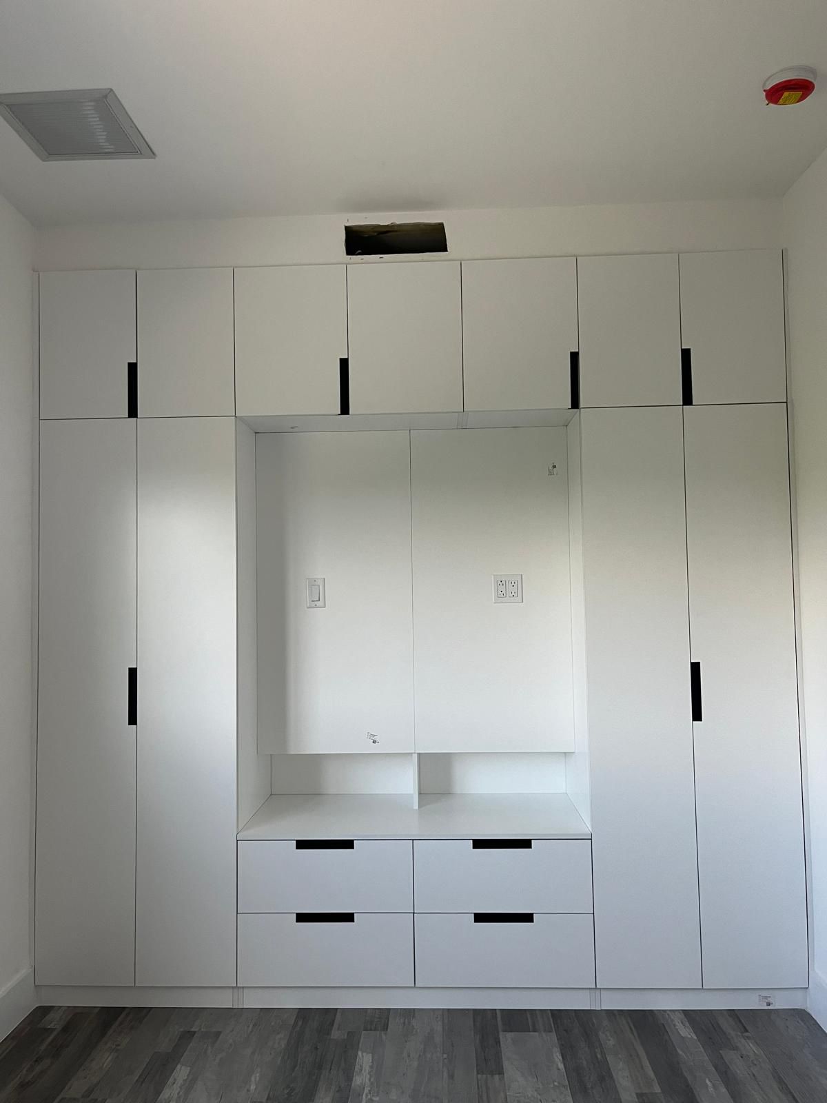 Closet 4