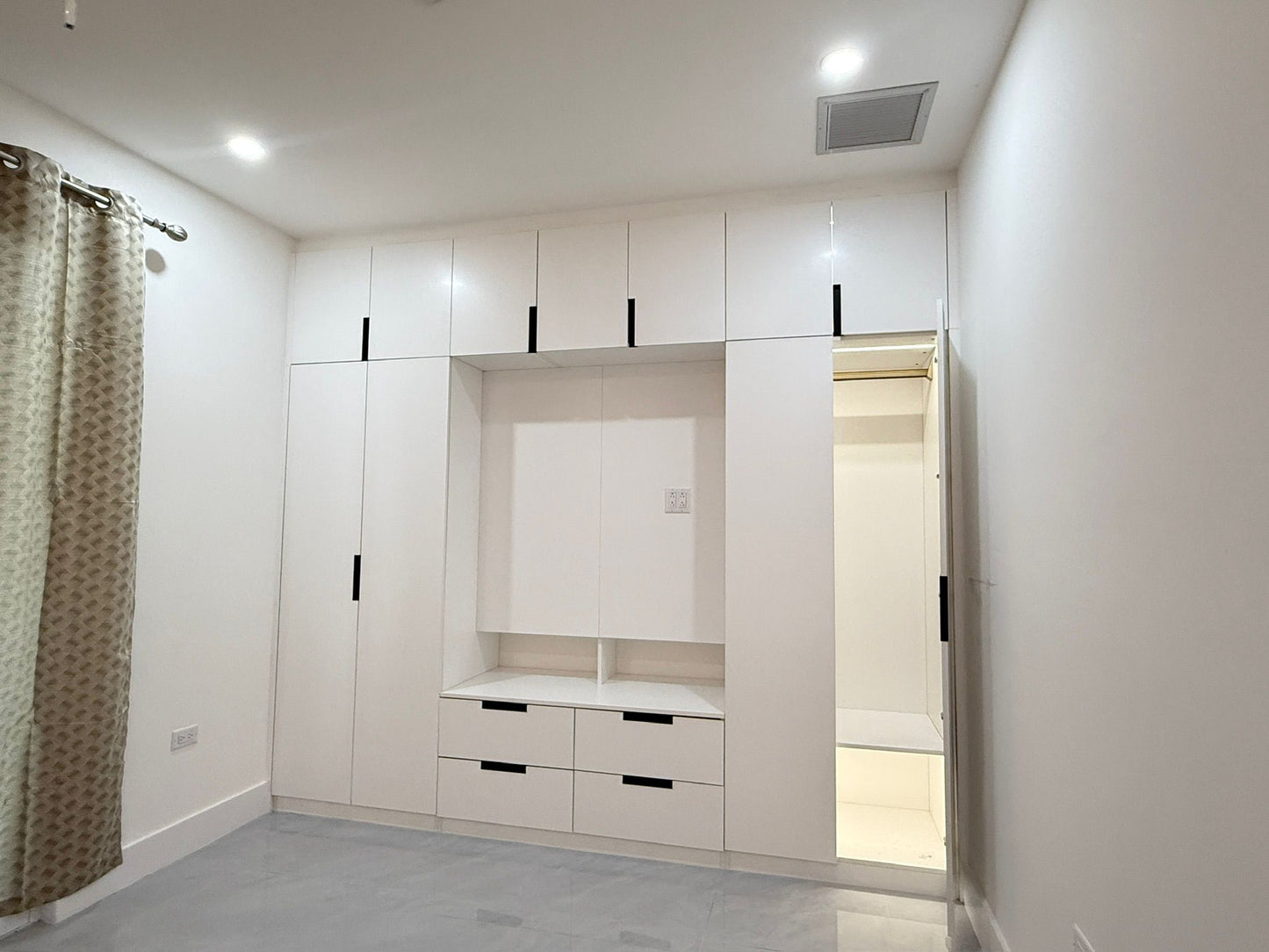 Closet 5